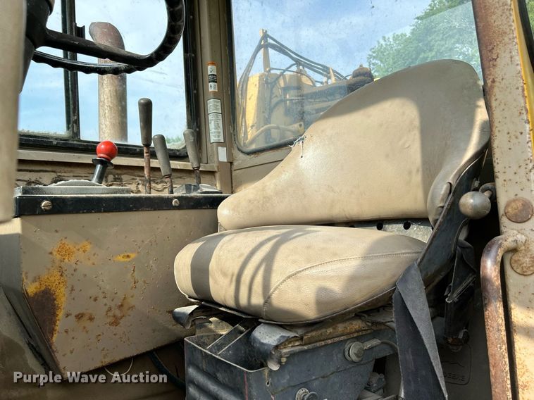 image for item DR4627 1995 John Deere 762B  elevating scraper