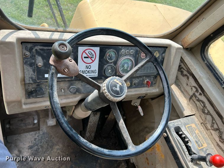 image for item DR4627 1995 John Deere 762B  elevating scraper