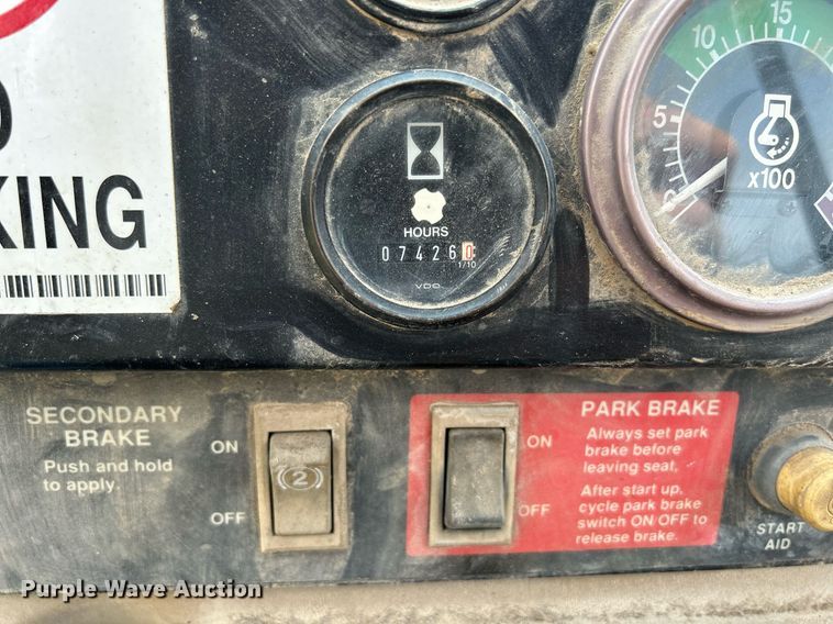 image for item DR4627 1995 John Deere 762B  elevating scraper