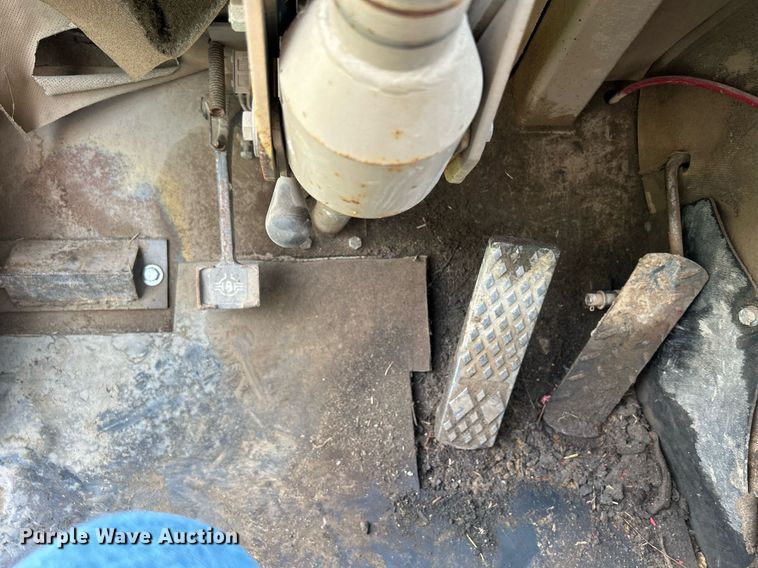 image for item DR4627 1995 John Deere 762B  elevating scraper