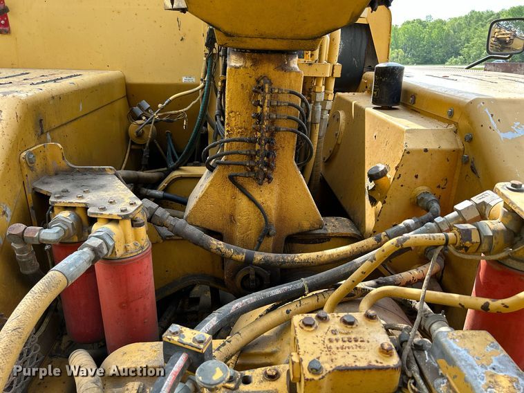 image for item DR4627 1995 John Deere 762B  elevating scraper