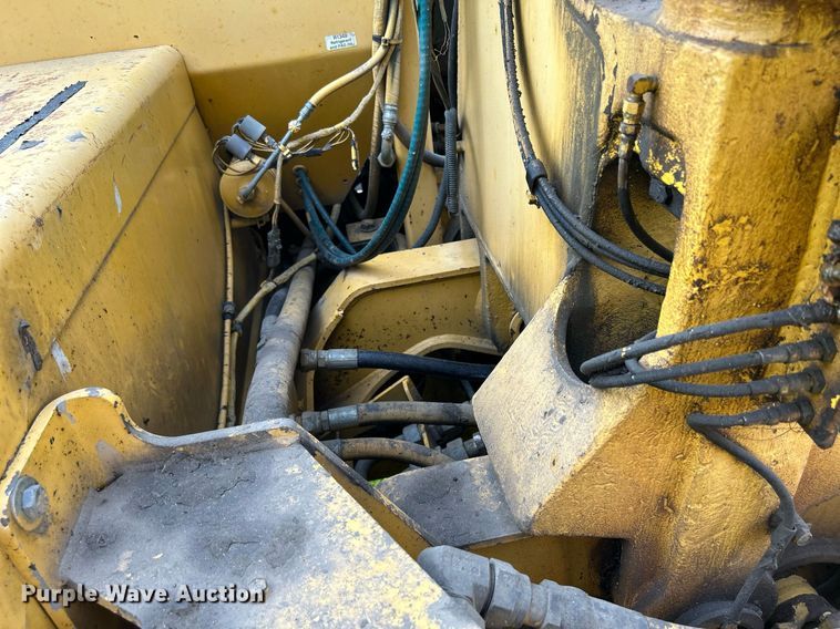 image for item DR4627 1995 John Deere 762B  elevating scraper