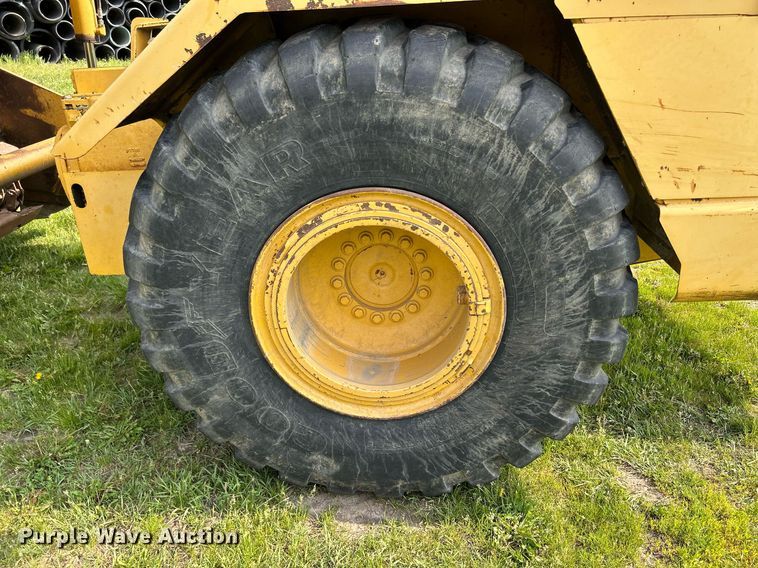 image for item DR4627 1995 John Deere 762B  elevating scraper