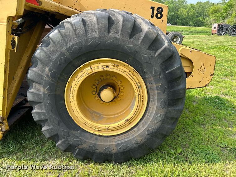 image for item DR4627 1995 John Deere 762B  elevating scraper