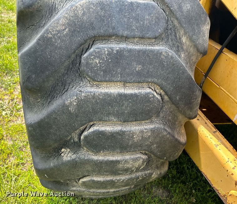 image for item DR4627 1995 John Deere 762B  elevating scraper