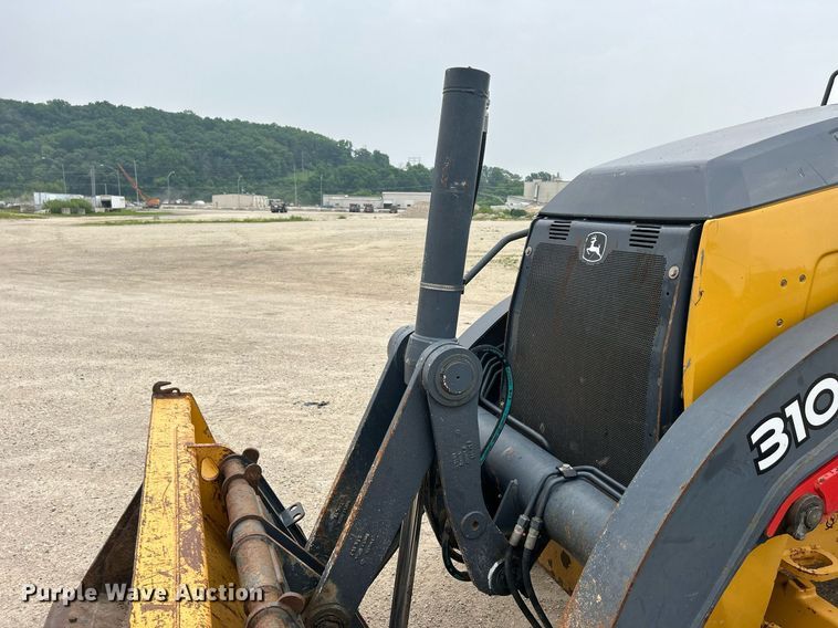 image for item DR4681 2015 John Deere 310SL  backhoe