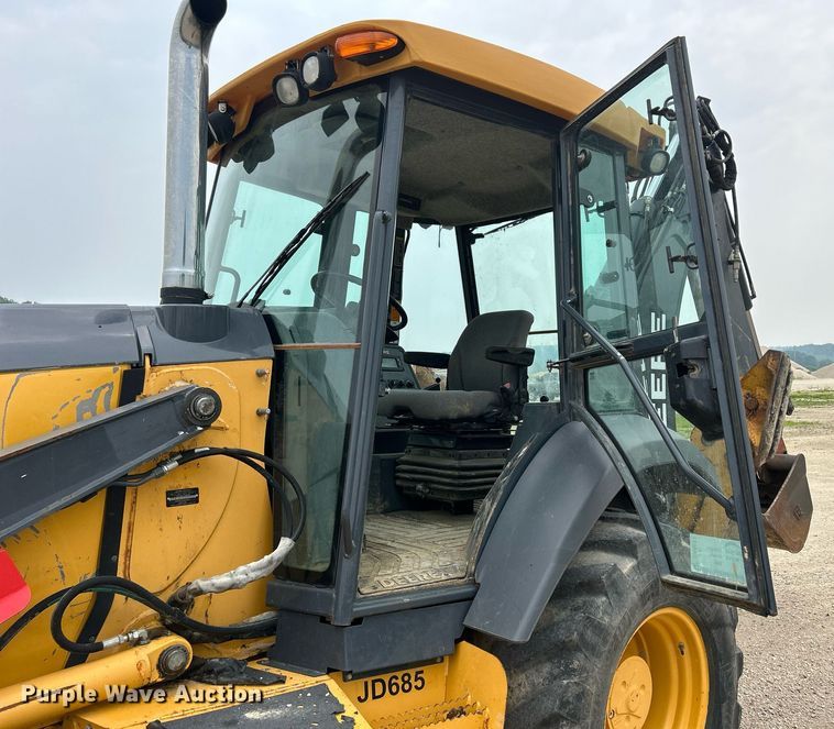 image for item DR4681 2015 John Deere 310SL  backhoe