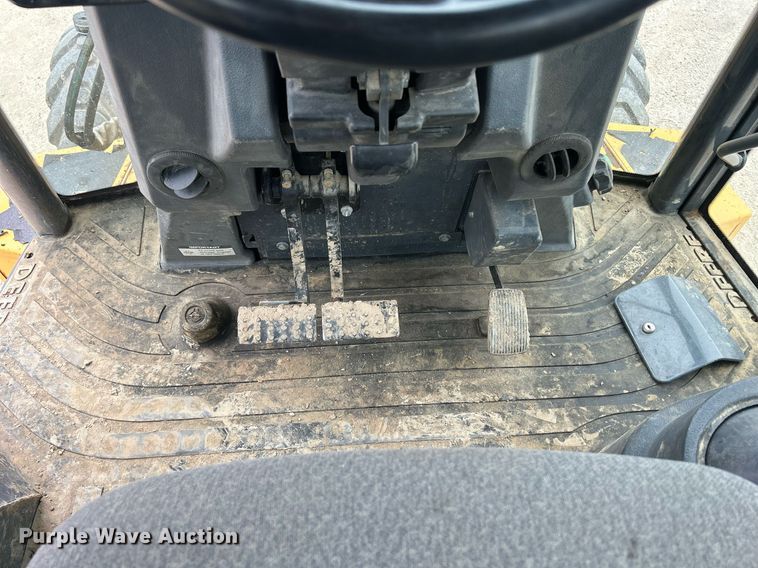 image for item DR4681 2015 John Deere 310SL  backhoe