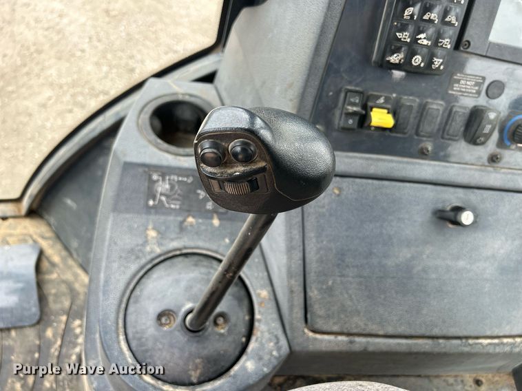 image for item DR4681 2015 John Deere 310SL  backhoe