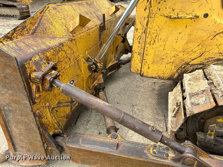 image for item DR4686 1999 Komatsu D65EX-12  dozer