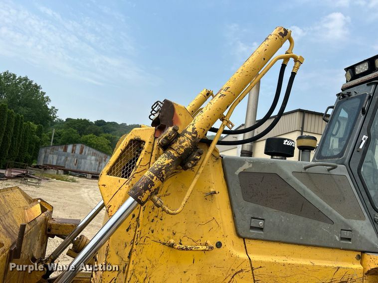 image for item DR4686 1999 Komatsu D65EX-12  dozer