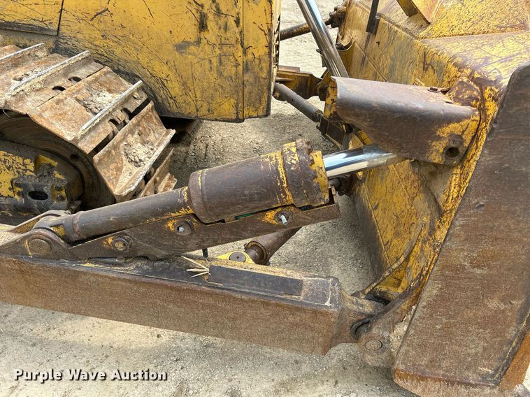 image for item DR4686 1999 Komatsu D65EX-12  dozer