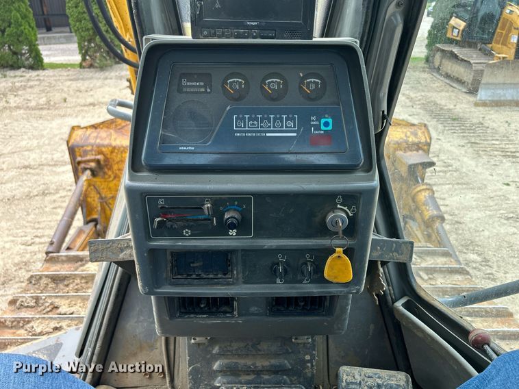 image for item DR4686 1999 Komatsu D65EX-12  dozer