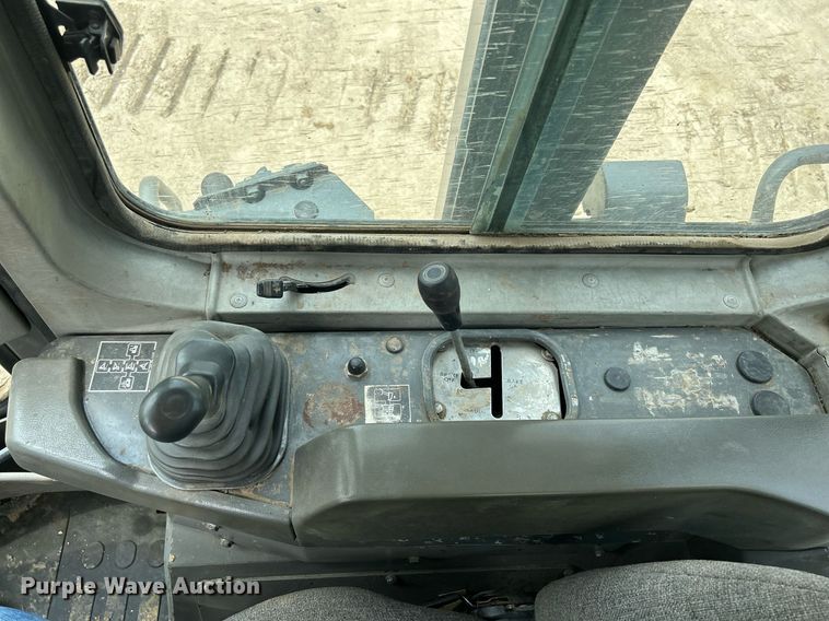 image for item DR4686 1999 Komatsu D65EX-12  dozer