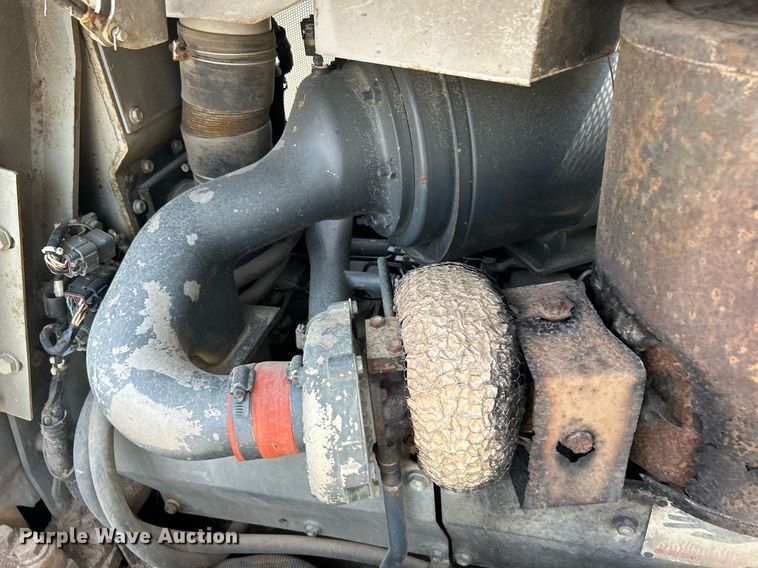 image for item DR4686 1999 Komatsu D65EX-12  dozer