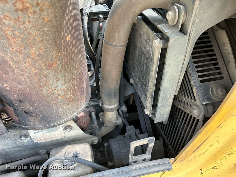 image for item DR4686 1999 Komatsu D65EX-12  dozer