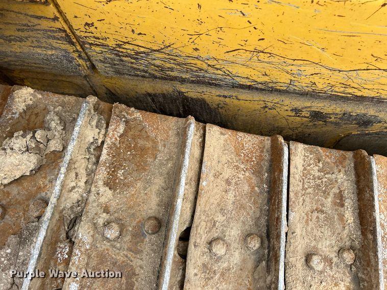 image for item DR4686 1999 Komatsu D65EX-12  dozer