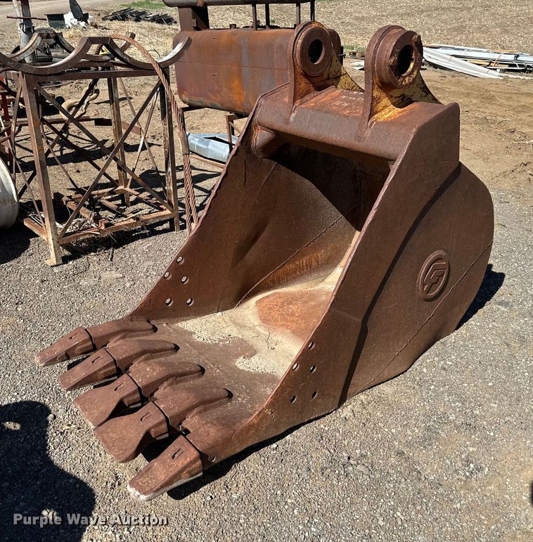 image for item DR5180 Caterpillar  excavator bucket