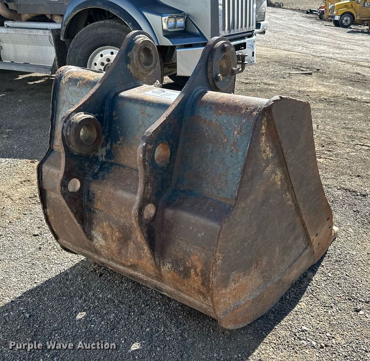 image for item DR5181 Caterpillar  excavator bucket