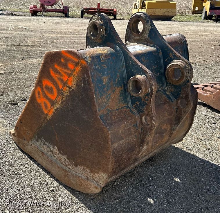 image for item DR5181 Caterpillar  excavator bucket