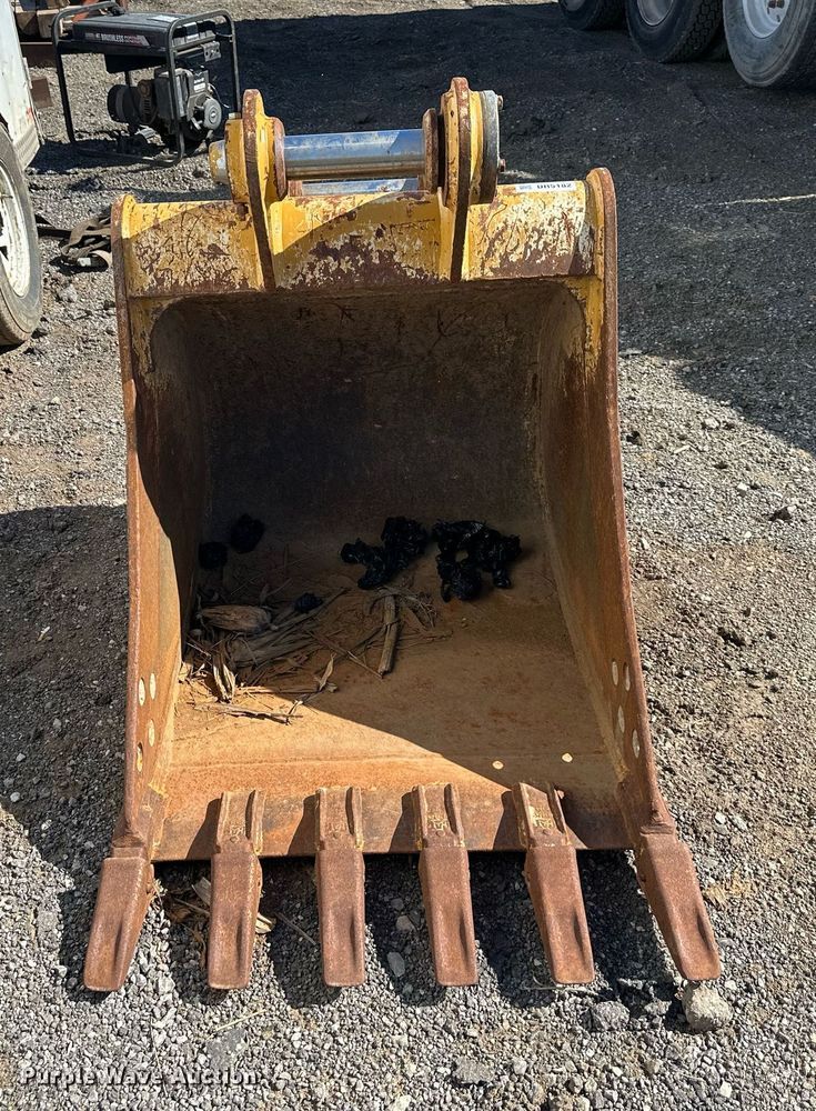image for item DR5182 Caterpillar  excavator bucket