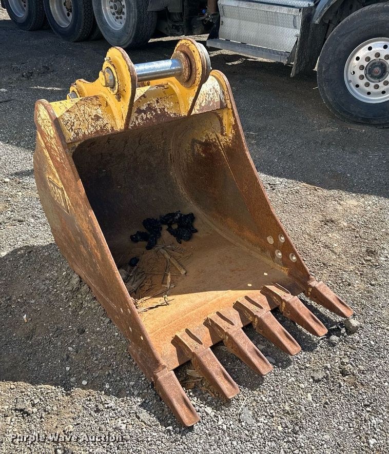 image for item DR5182 Caterpillar  excavator bucket