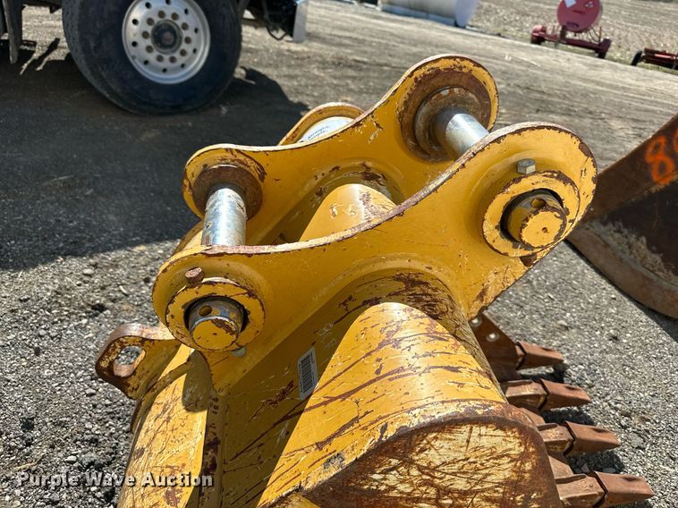 image for item DR5182 Caterpillar  excavator bucket