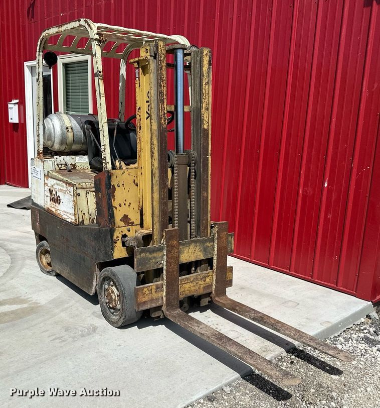 image for item DR5185 Yale GLC030UAD071  forklift