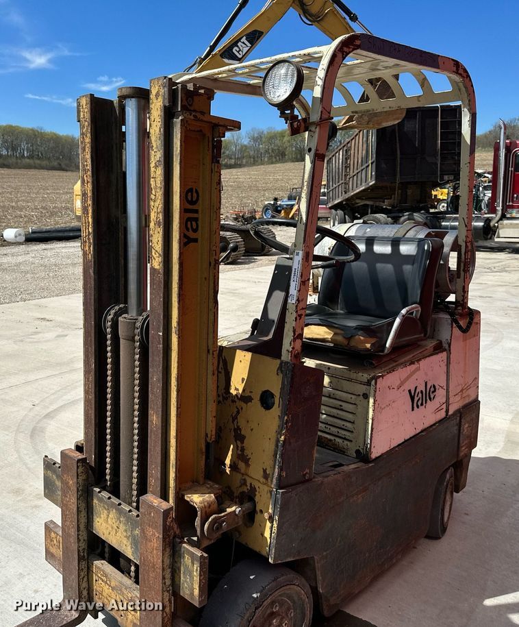 image for item DR5185 Yale GLC030UAD071  forklift