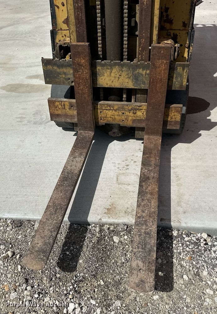 image for item DR5185 Yale GLC030UAD071  forklift