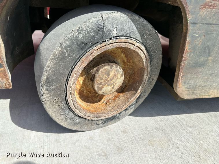 image for item DR5185 Yale GLC030UAD071  forklift