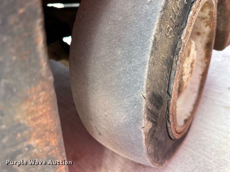 image for item DR5185 Yale GLC030UAD071  forklift