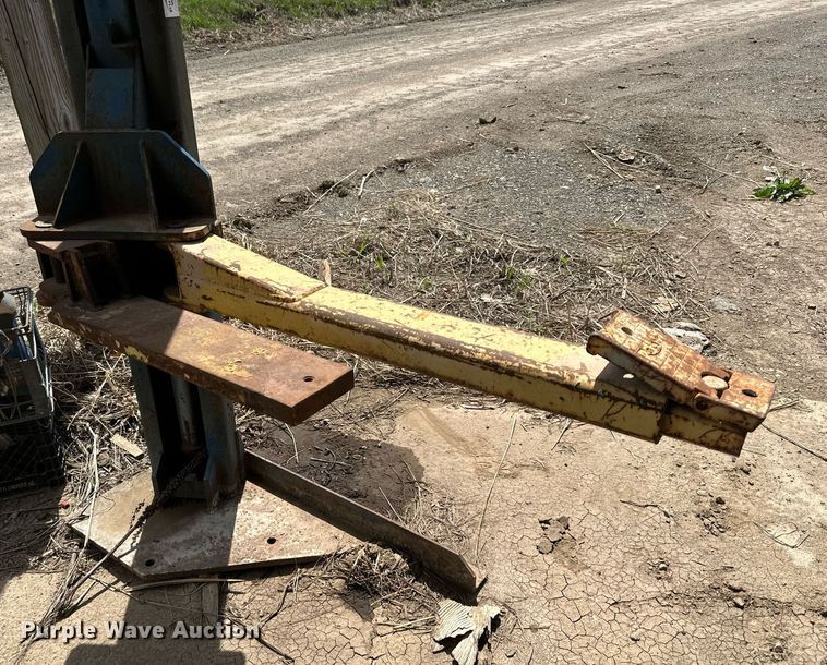 image for item DR5188 Rotary  two post automotive lift