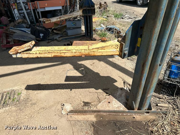 image for item DR5188 Rotary  two post automotive lift