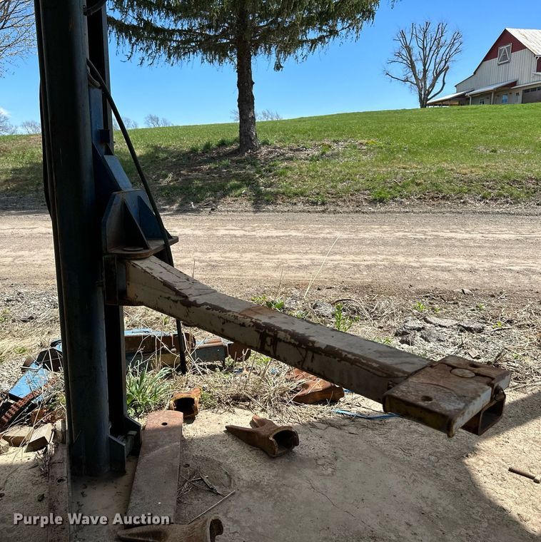 image for item DR5188 Rotary  two post automotive lift