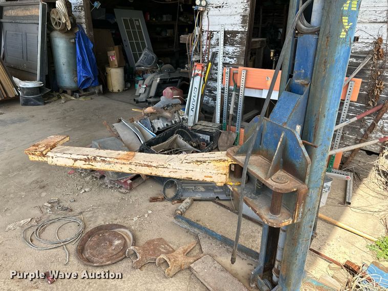 image for item DR5188 Rotary  two post automotive lift