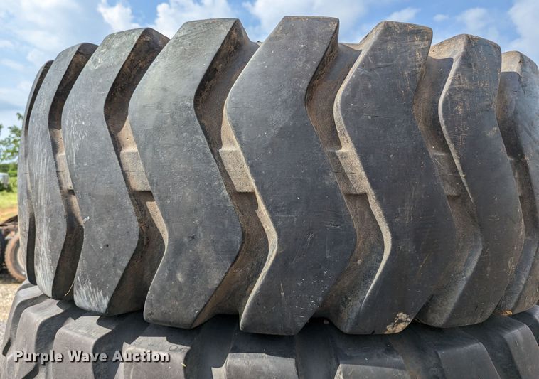 image for item DR6967 (4) 20.5-25 tires