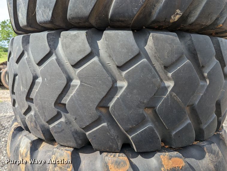 image for item DR6967 (4) 20.5-25 tires