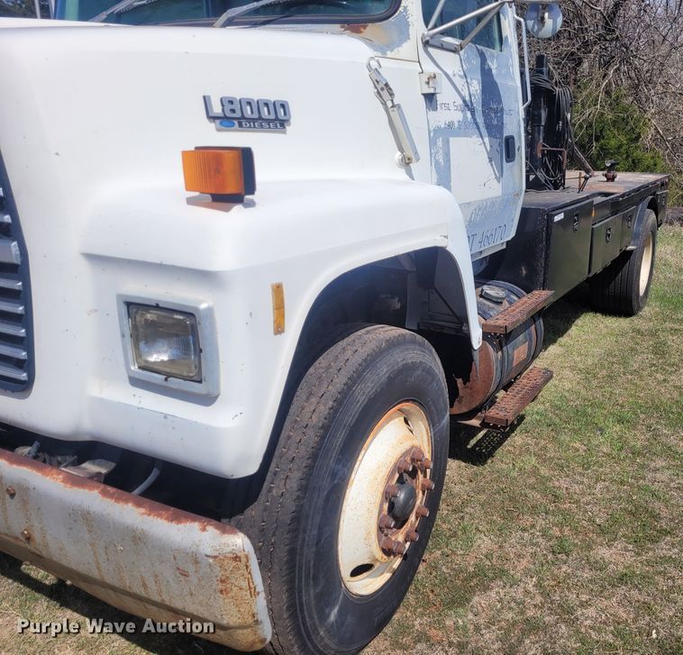 image for item EB9765 1992 Ford L8000  winch truck