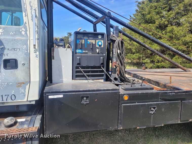 image for item EB9765 1992 Ford L8000  winch truck