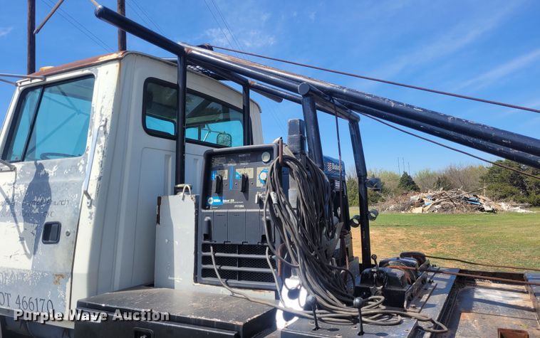 image for item EB9765 1992 Ford L8000  winch truck