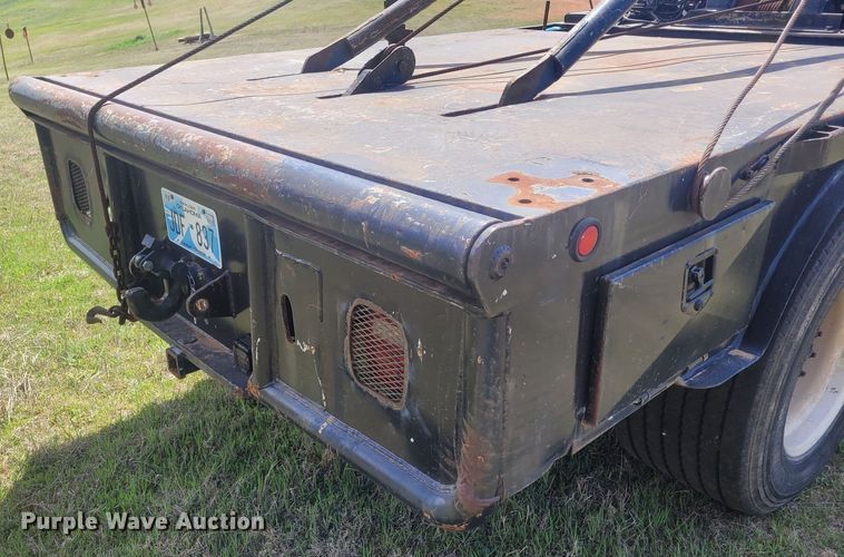 image for item EB9765 1992 Ford L8000  winch truck