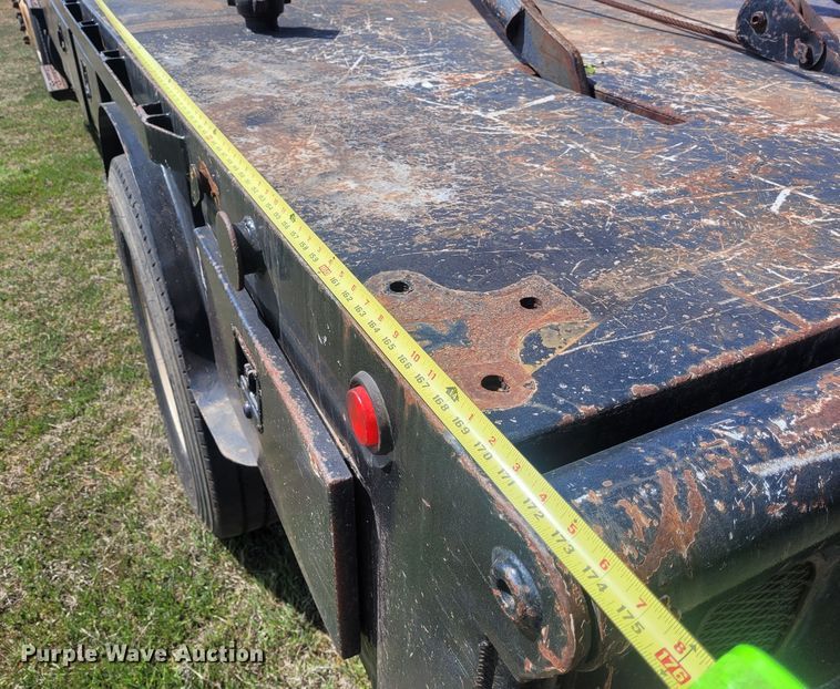 image for item EB9765 1992 Ford L8000  winch truck