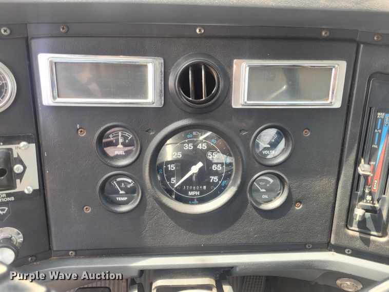 image for item EB9765 1992 Ford L8000  winch truck