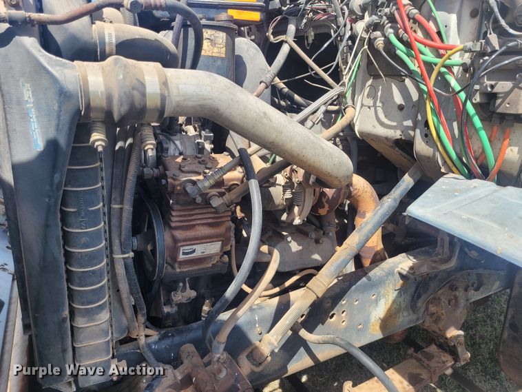 image for item EB9765 1992 Ford L8000  winch truck