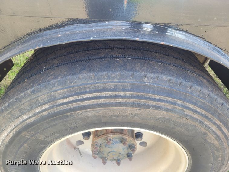 image for item EB9765 1992 Ford L8000  winch truck