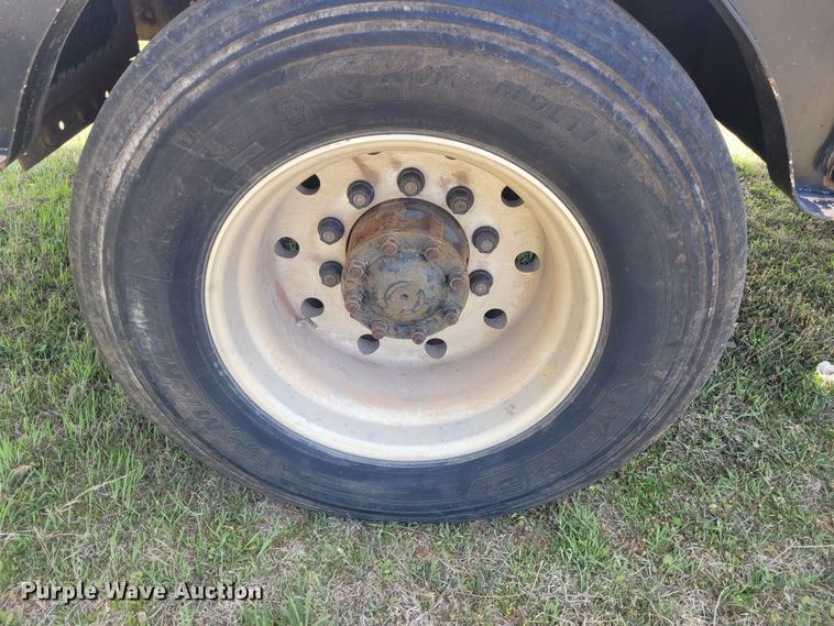 image for item EB9765 1992 Ford L8000  winch truck