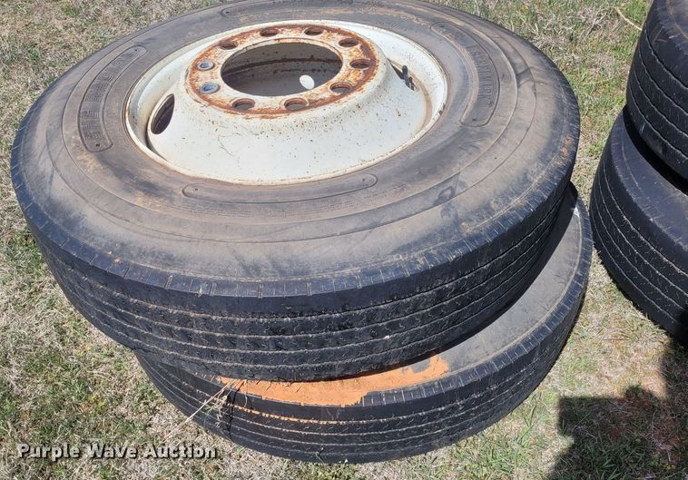 image for item EB9765 1992 Ford L8000  winch truck