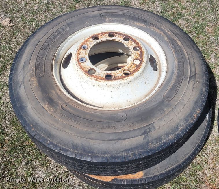 image for item EB9765 1992 Ford L8000  winch truck