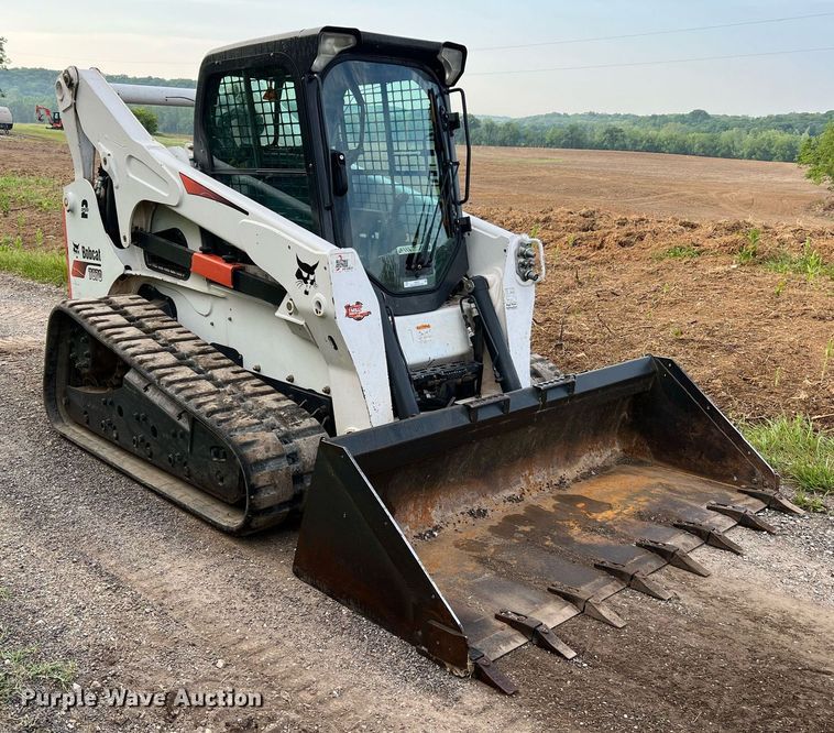 image for item II9033 2015 Bobcat T870  tracked skid steer loader